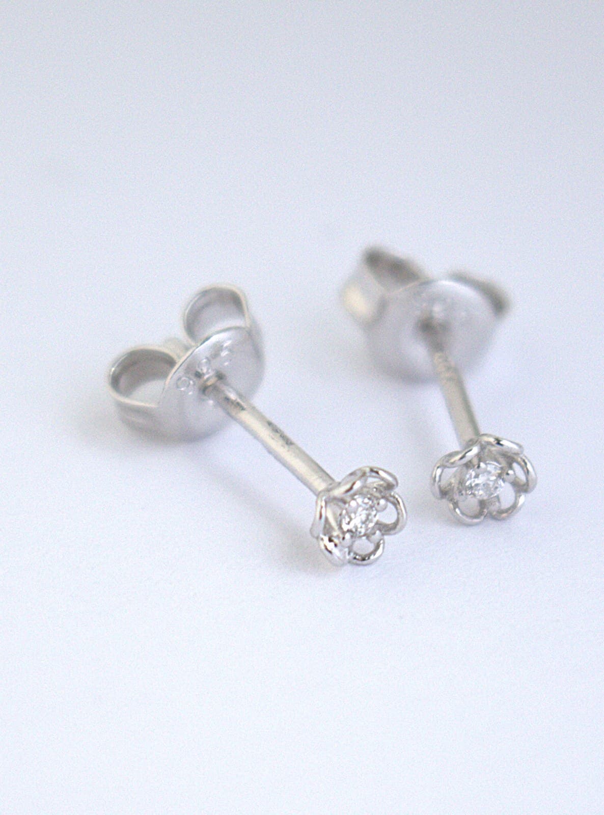Lab grown diamond flower earrings