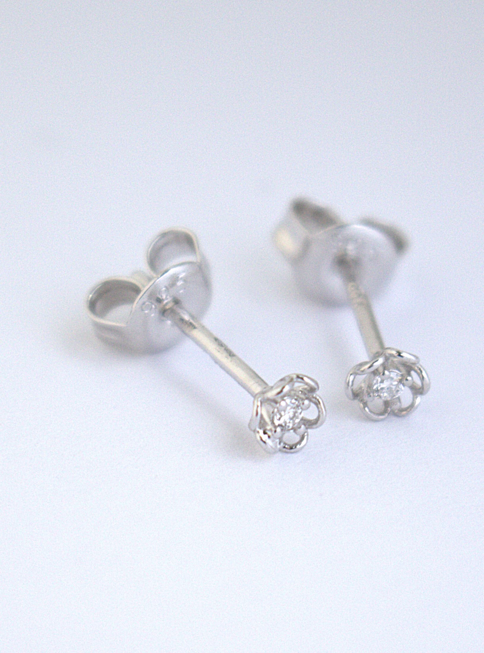 Rhodium-Plated Lab Grown Diamond Flower Earring